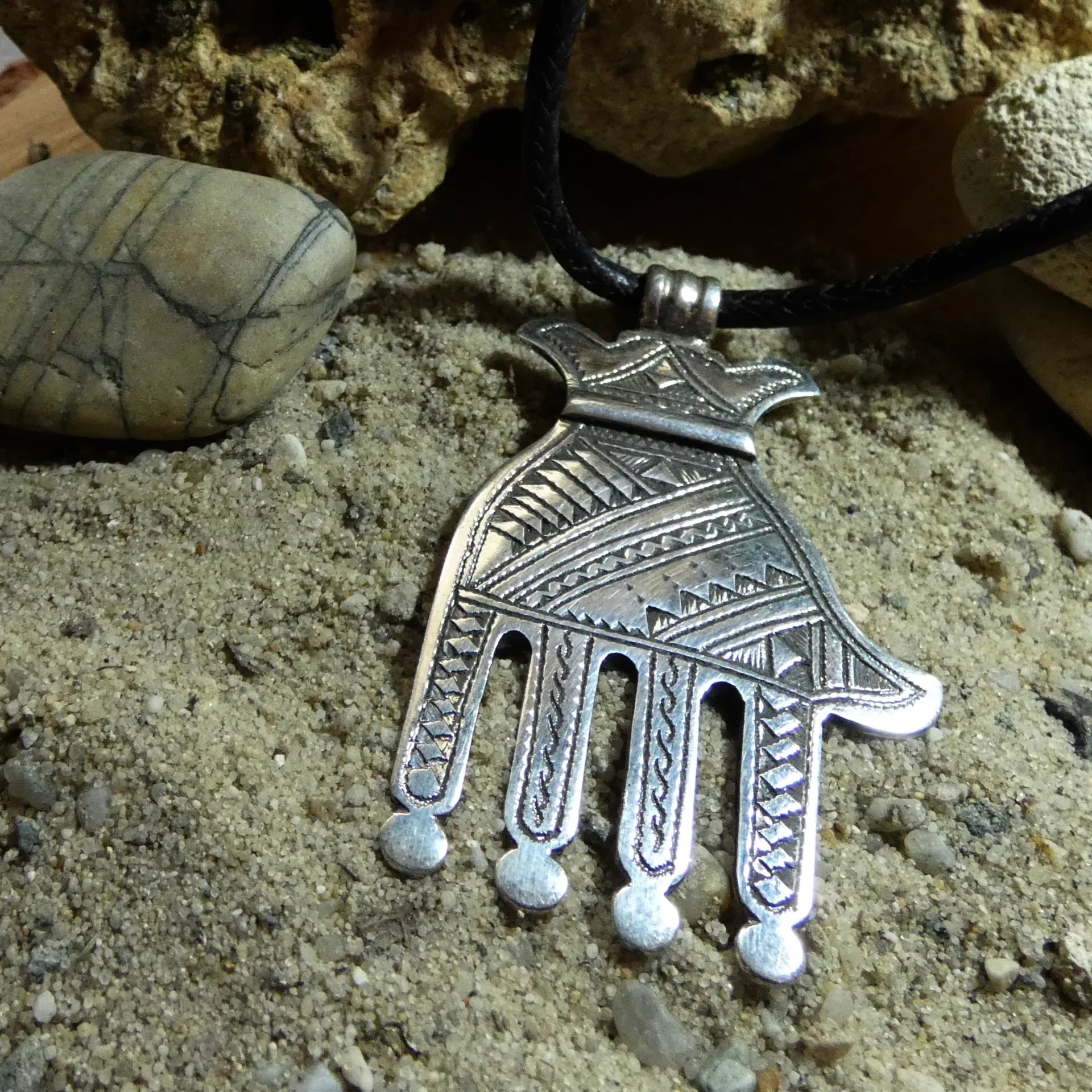 Pendentif Hamsa Touareg en argent. – Image 1