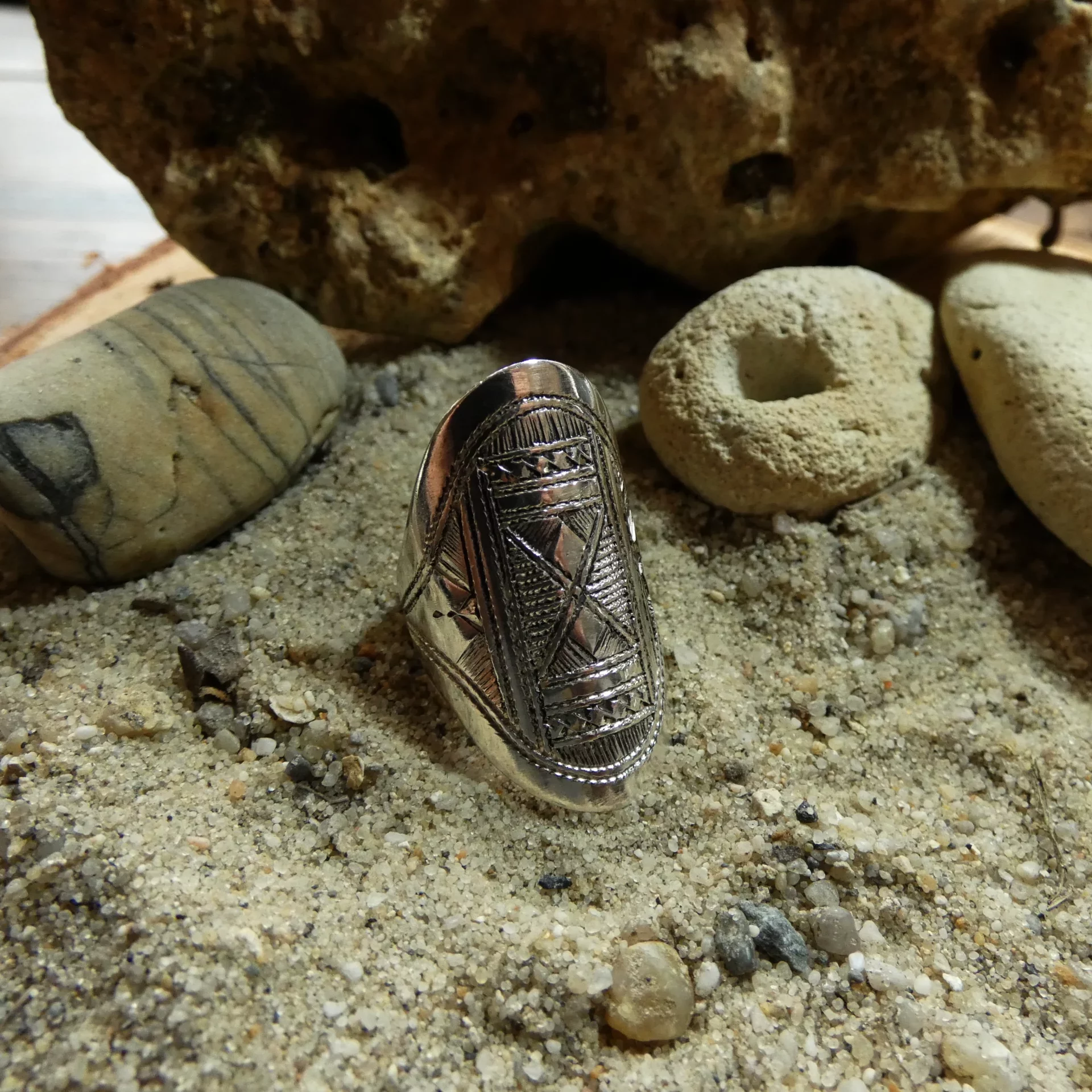 Bague Touareg en argent gravée 2