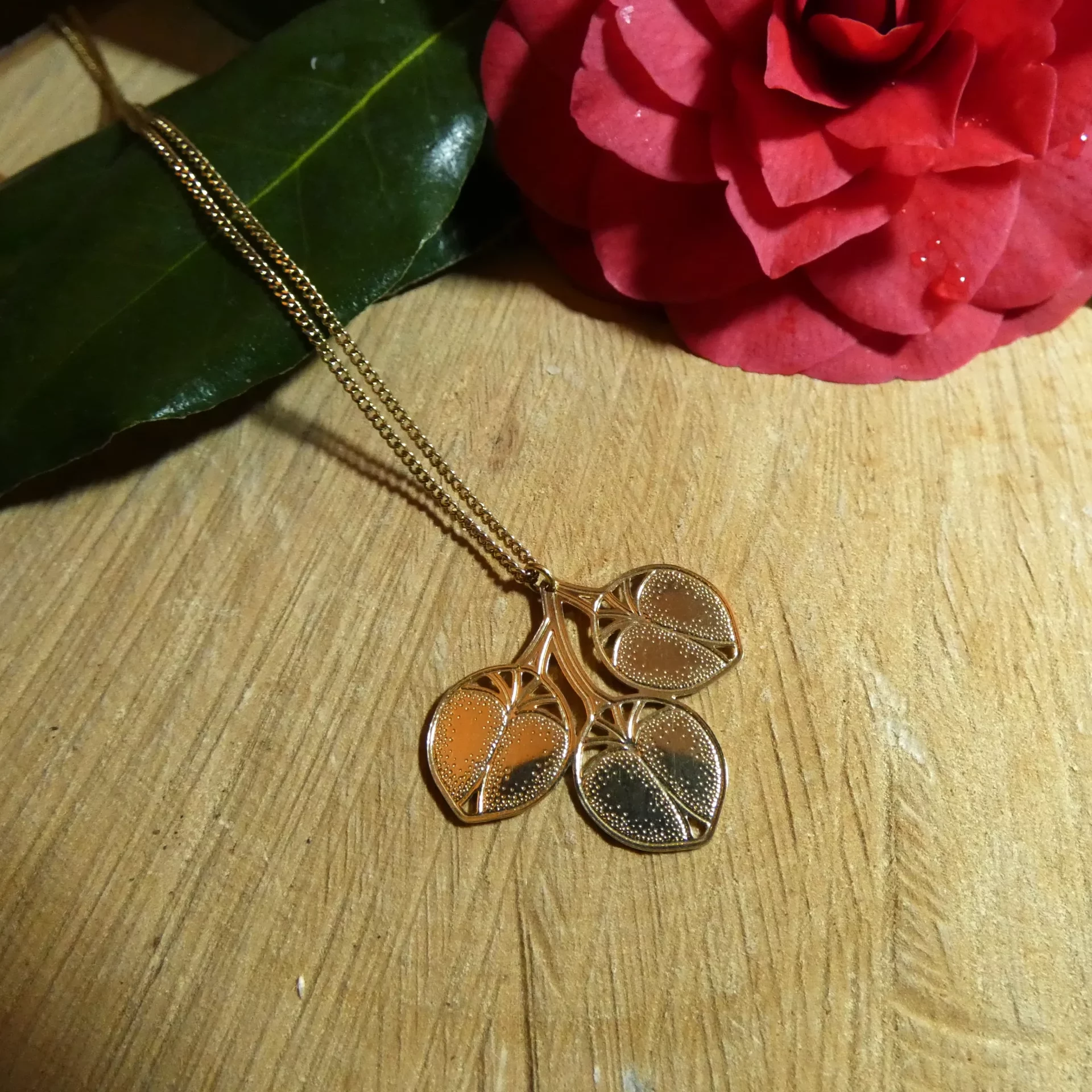 Collier Amélie Blaise Bouton d'Orquidée – Image 1