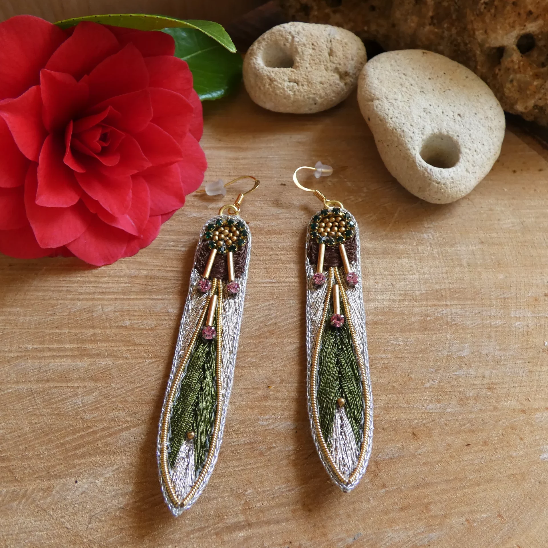 Boucles d'oreille NAHUA Apsa 1 brodées à la main