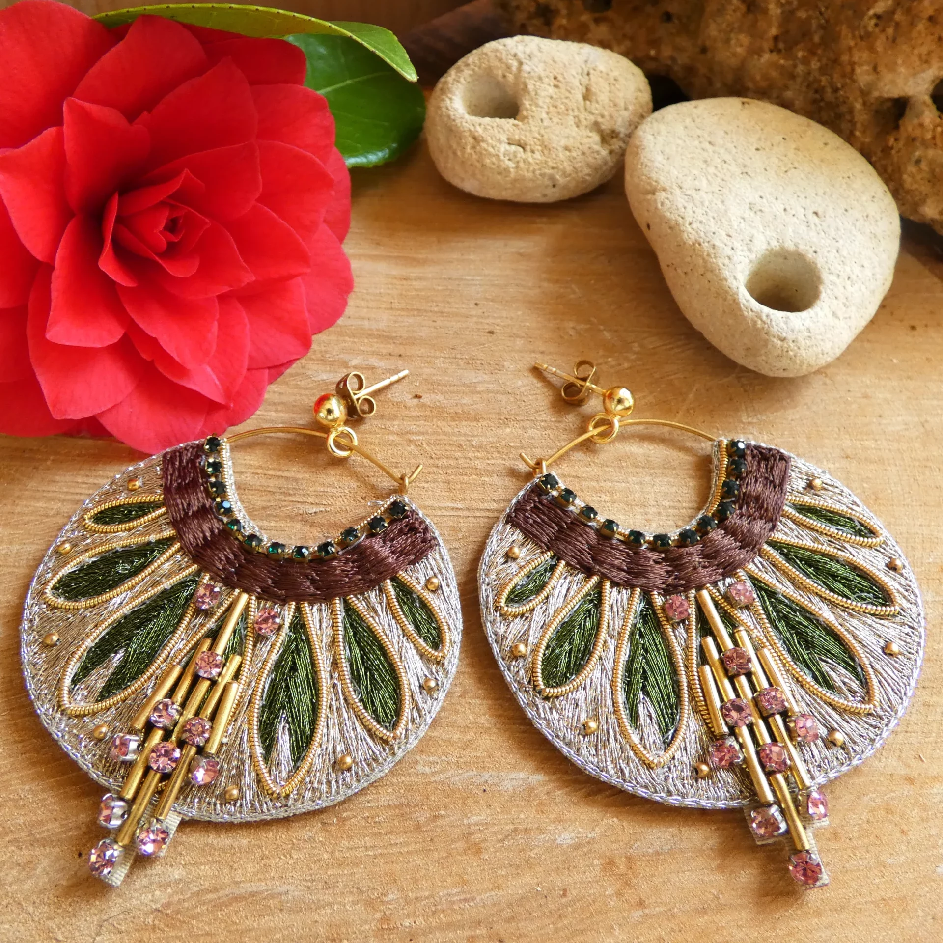 Boucles d'oreille NAHUA Apie 2 brodées à la main