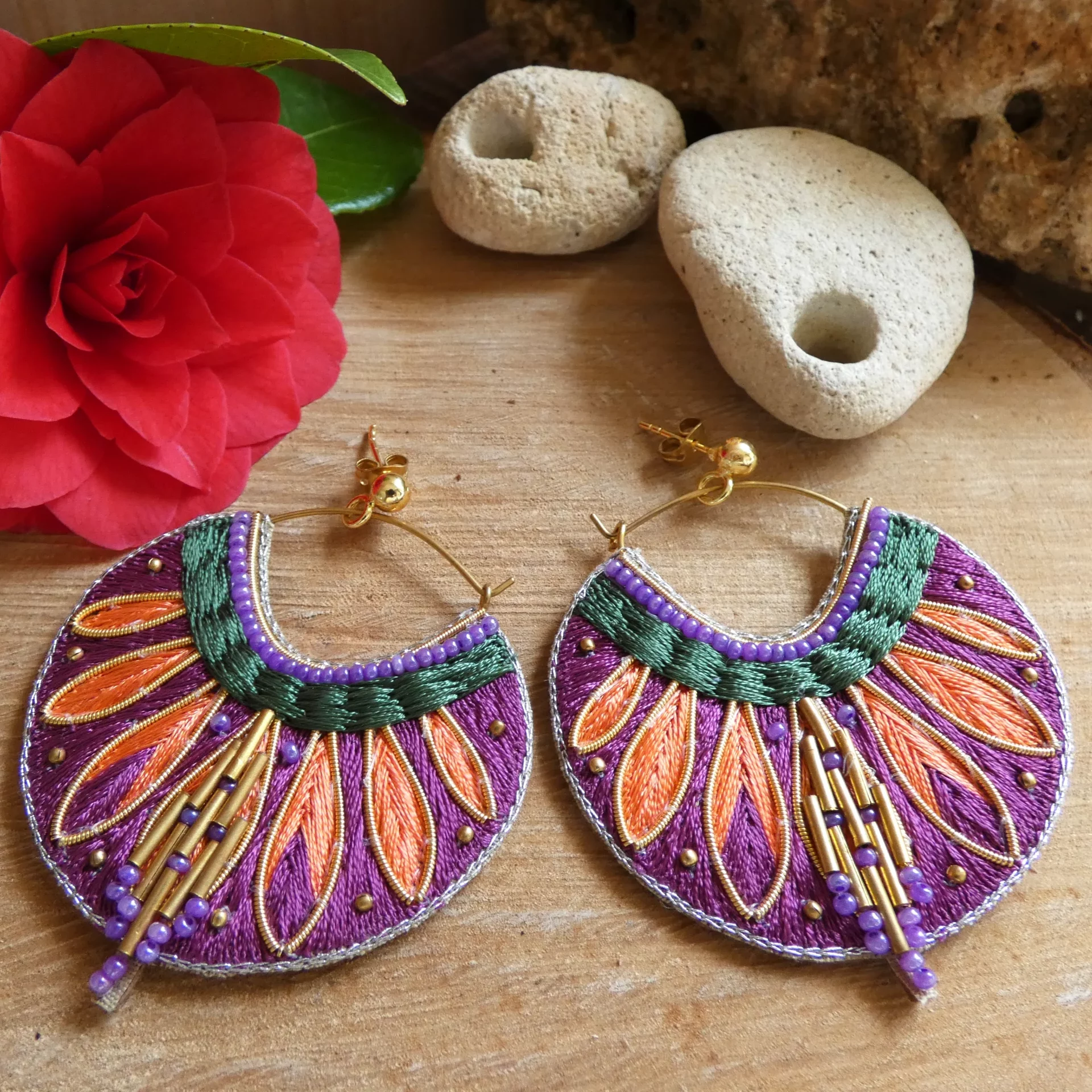 Boucles d'oreille NAHUA Apie 1 brodées à la main