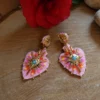 Boucles d'oreille Hypnochic roses brodées à la main – Image 2
