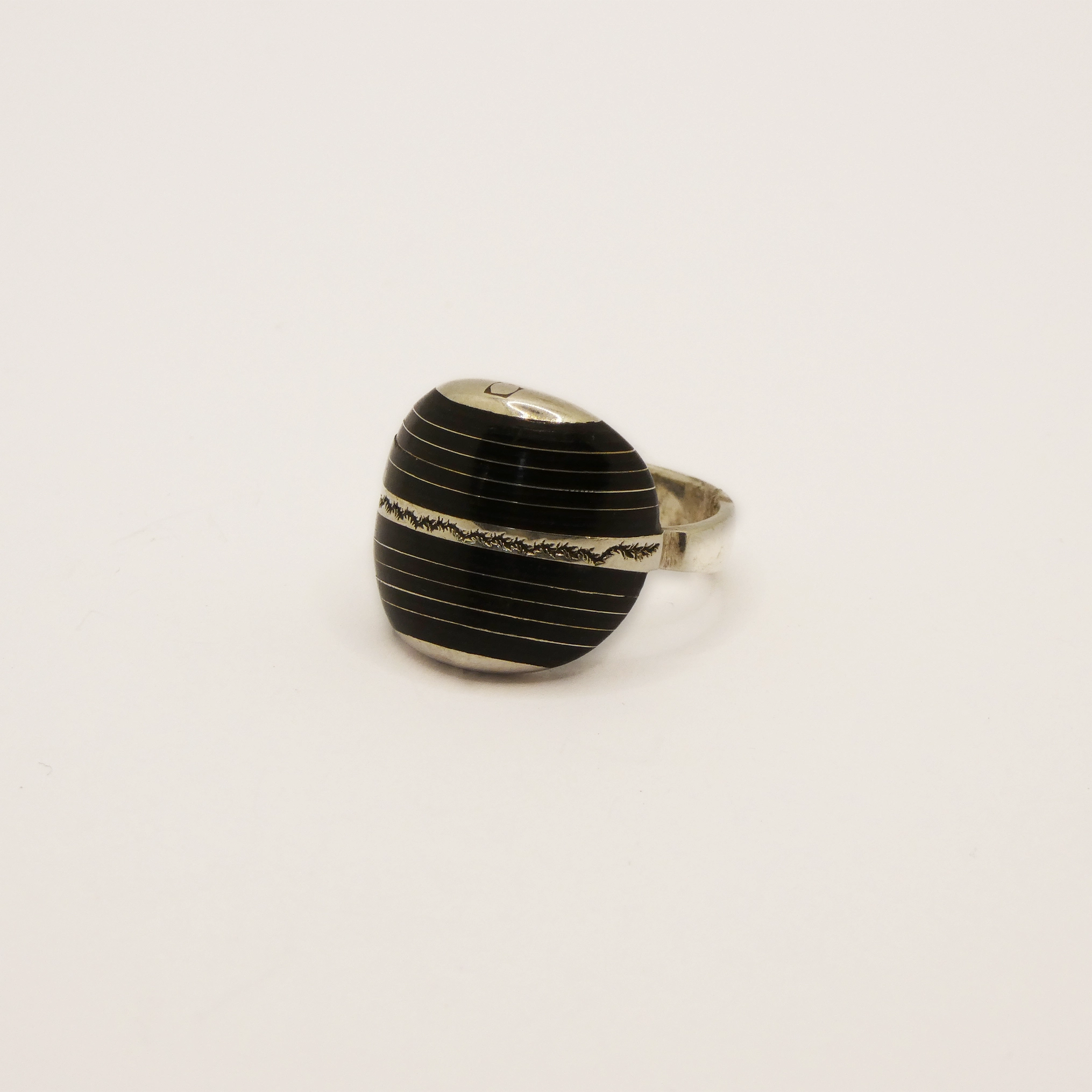Bague Touareg en argent et ébène