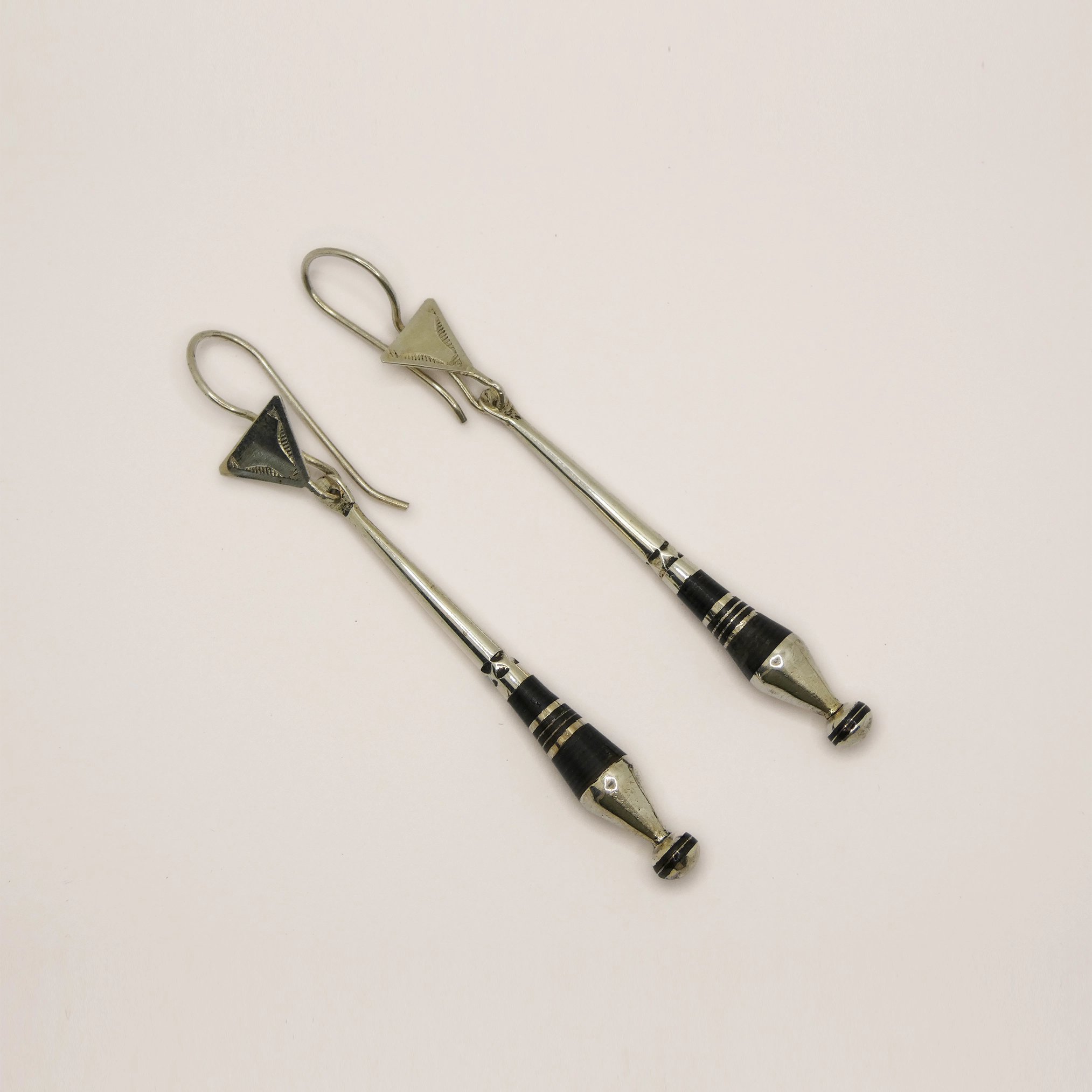 Boucles d'oreille Touareg en argent et ébène.