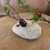 Bague plaquée or et onyx noir. – Image 2