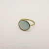Bague plaqué or et agate bleue.