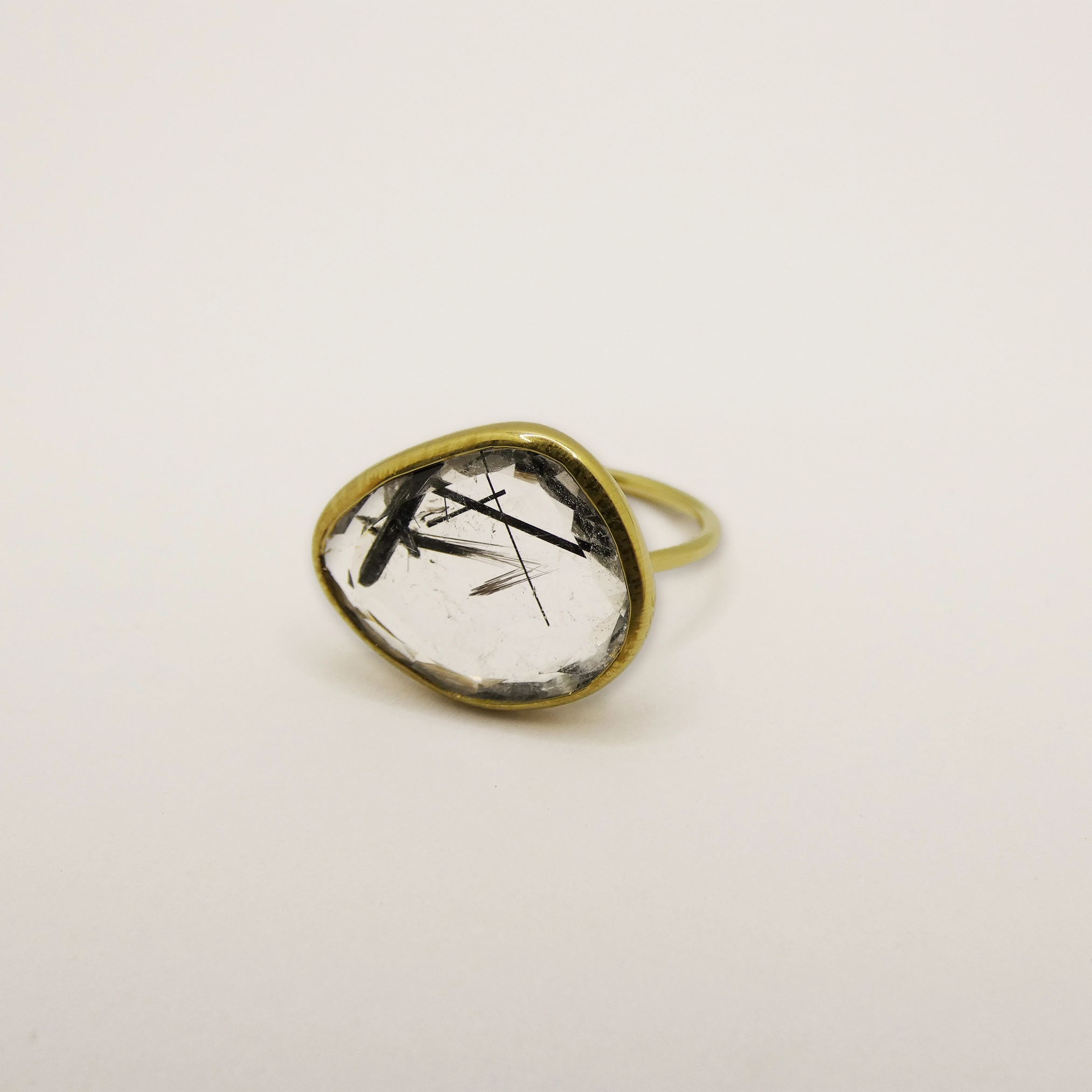 Bague plaqué or et quartz rutilé.