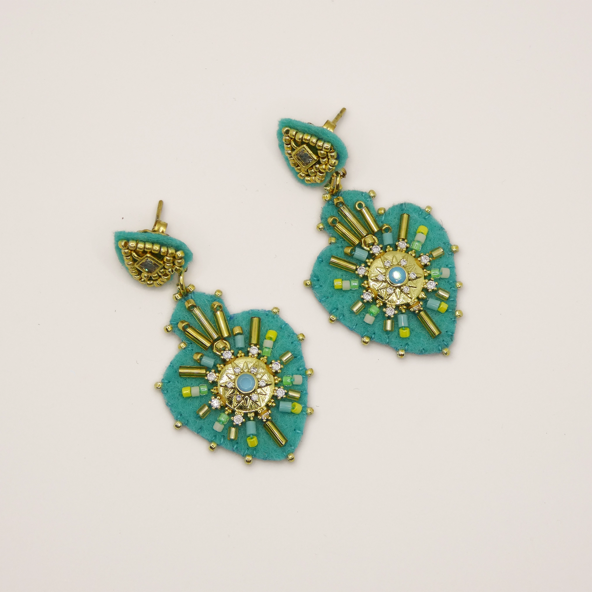 Boucles d'oreille Hypnochic bleues brodées à la main