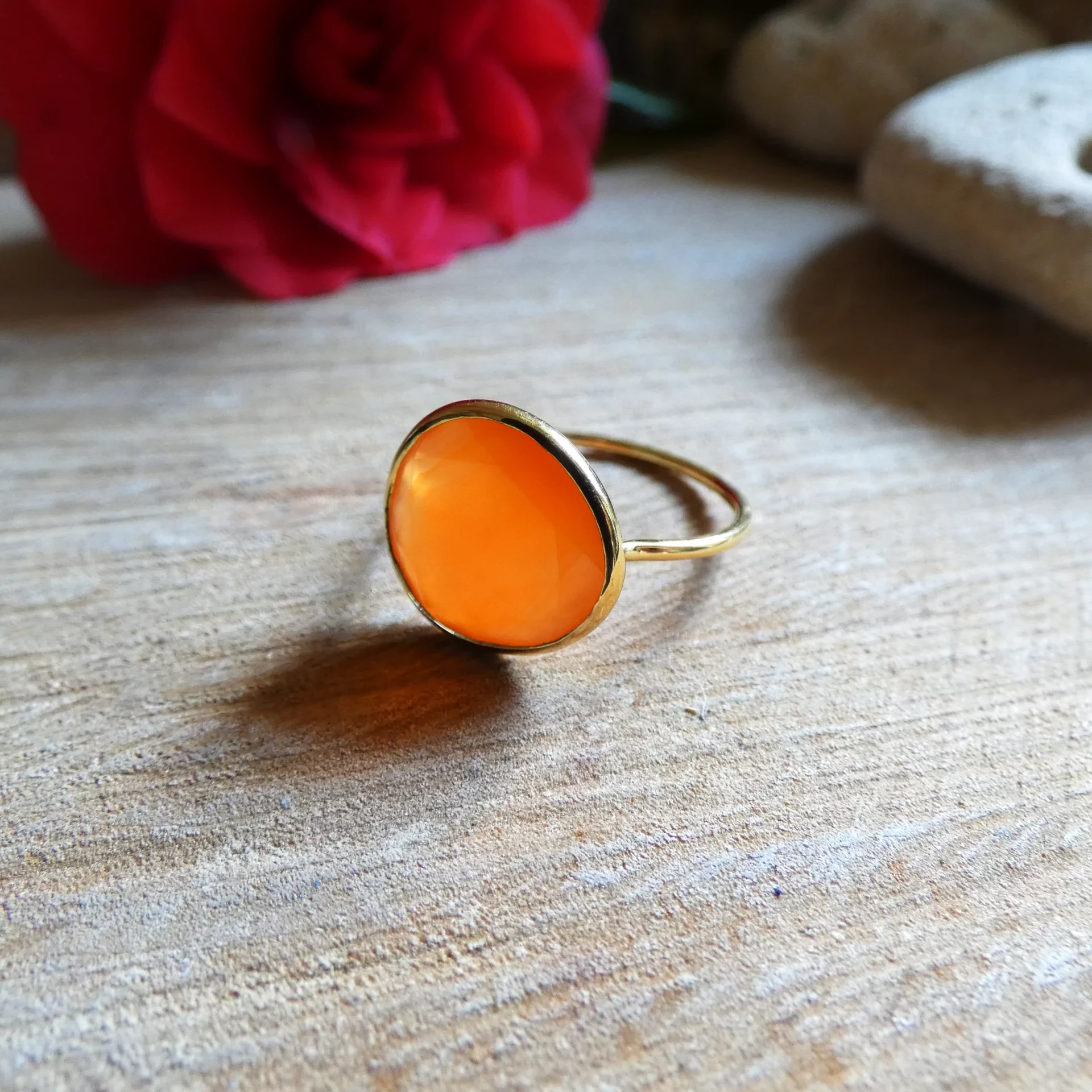 Bague Arte Fact Rajanee plaquée or et cornaline.