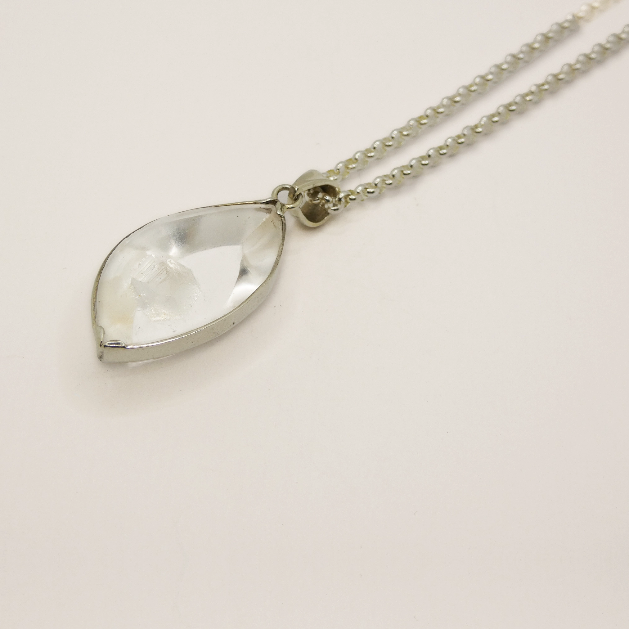 Pendentif Arte Fact en argent, cristal de roche