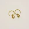Boucles d'oreille Muja Juma plaqué or et perle naturelle