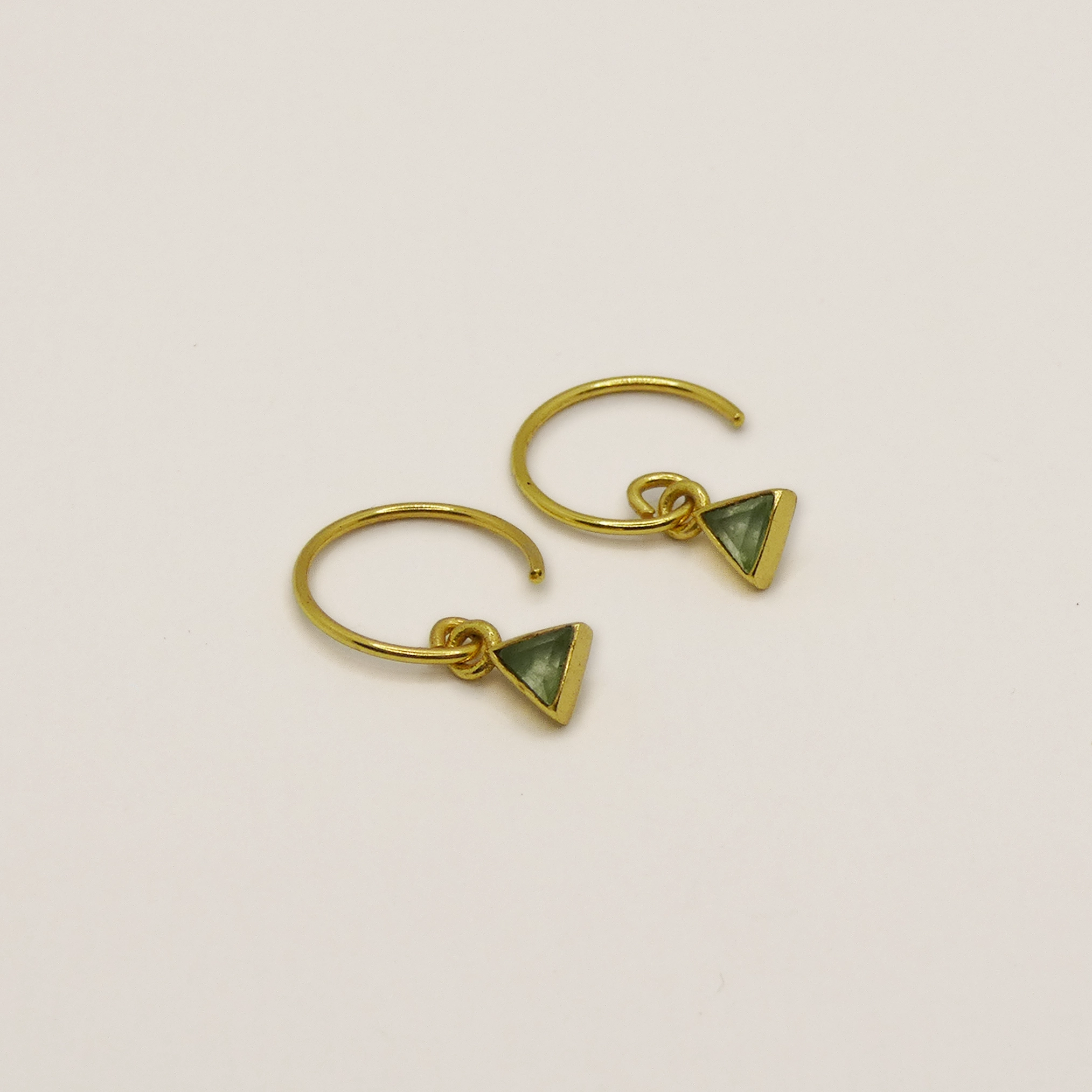 Boucles d'oreille Muja Juma plaqué or et prehnite