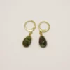Boucles d'oreille Arte fact dorées à l'or fin et tourmalines vertes
