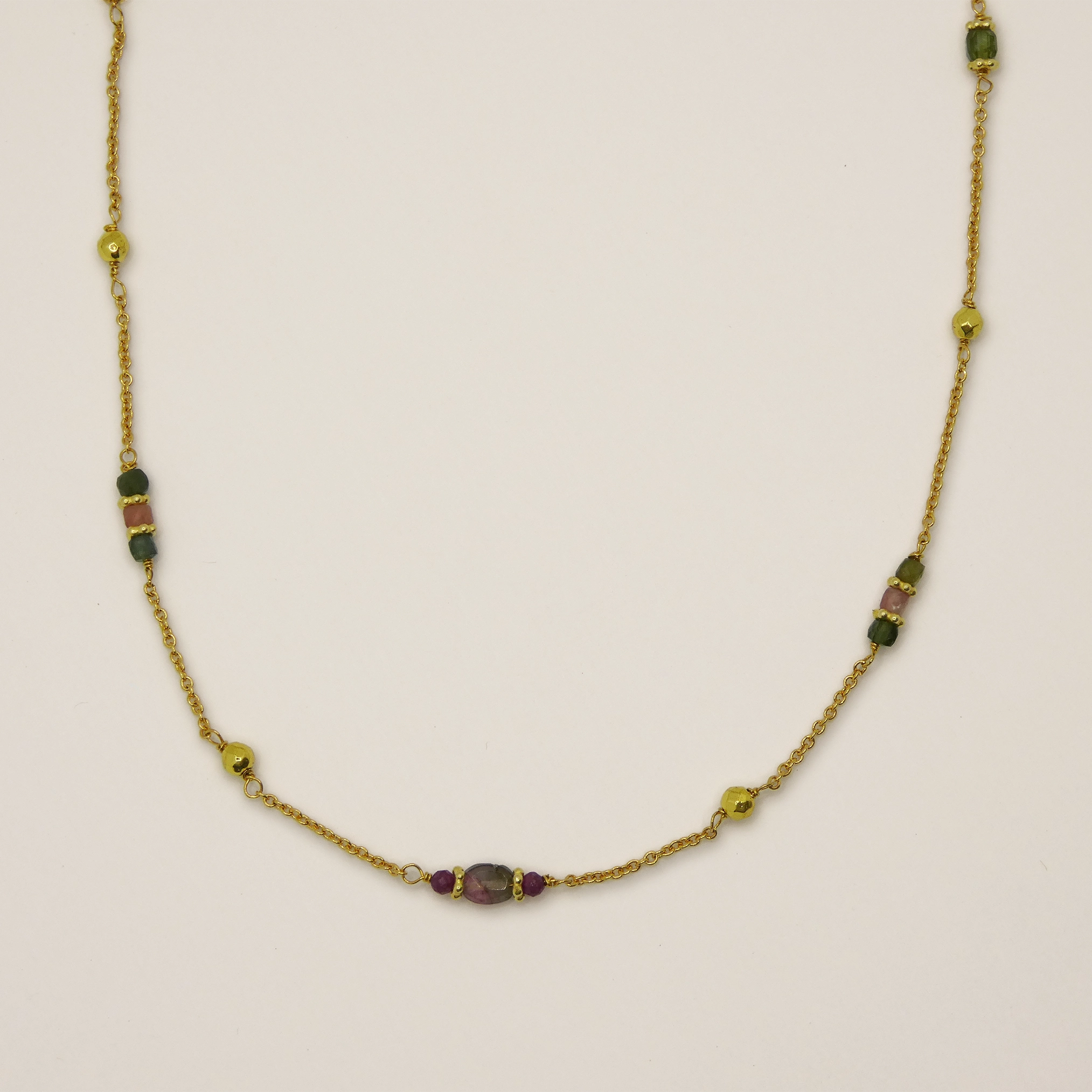 Collier fin Arte Fact tourmalines roses.