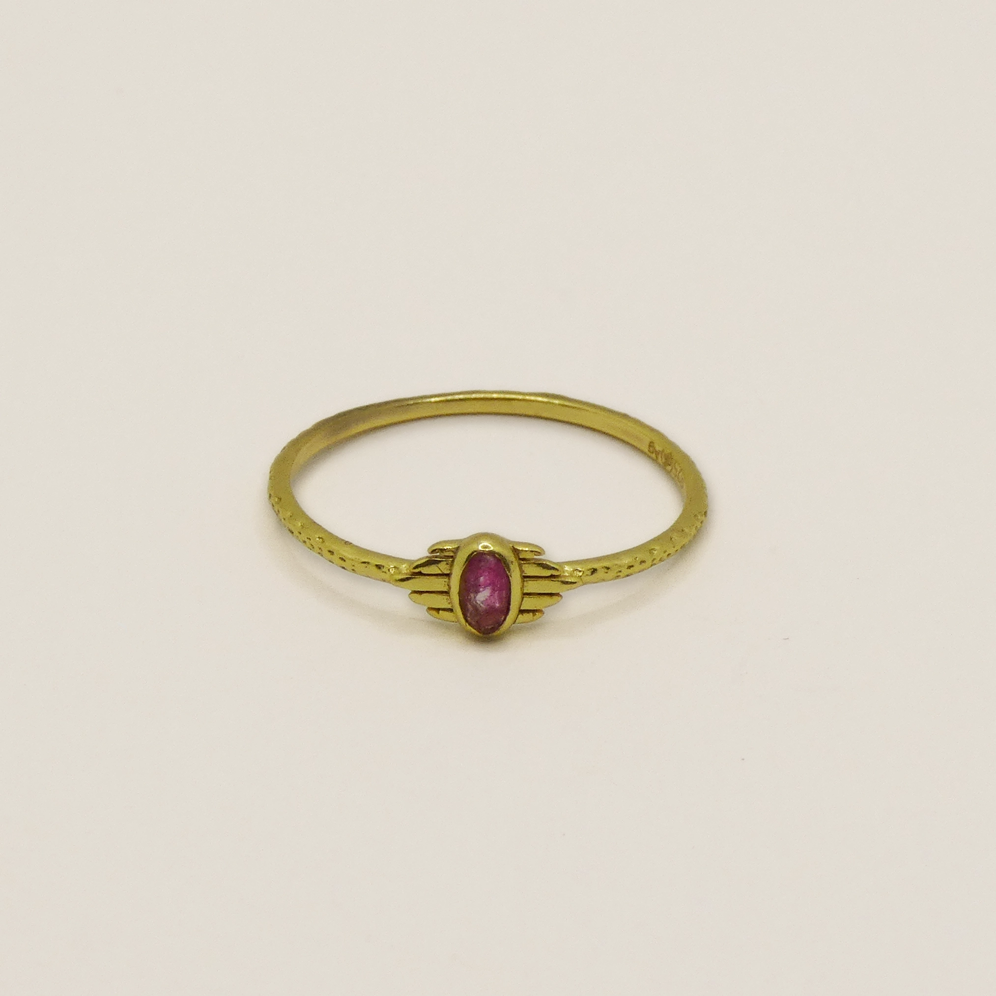 Bague Muja Juma argent plaqué or 3 microns et rubis indien