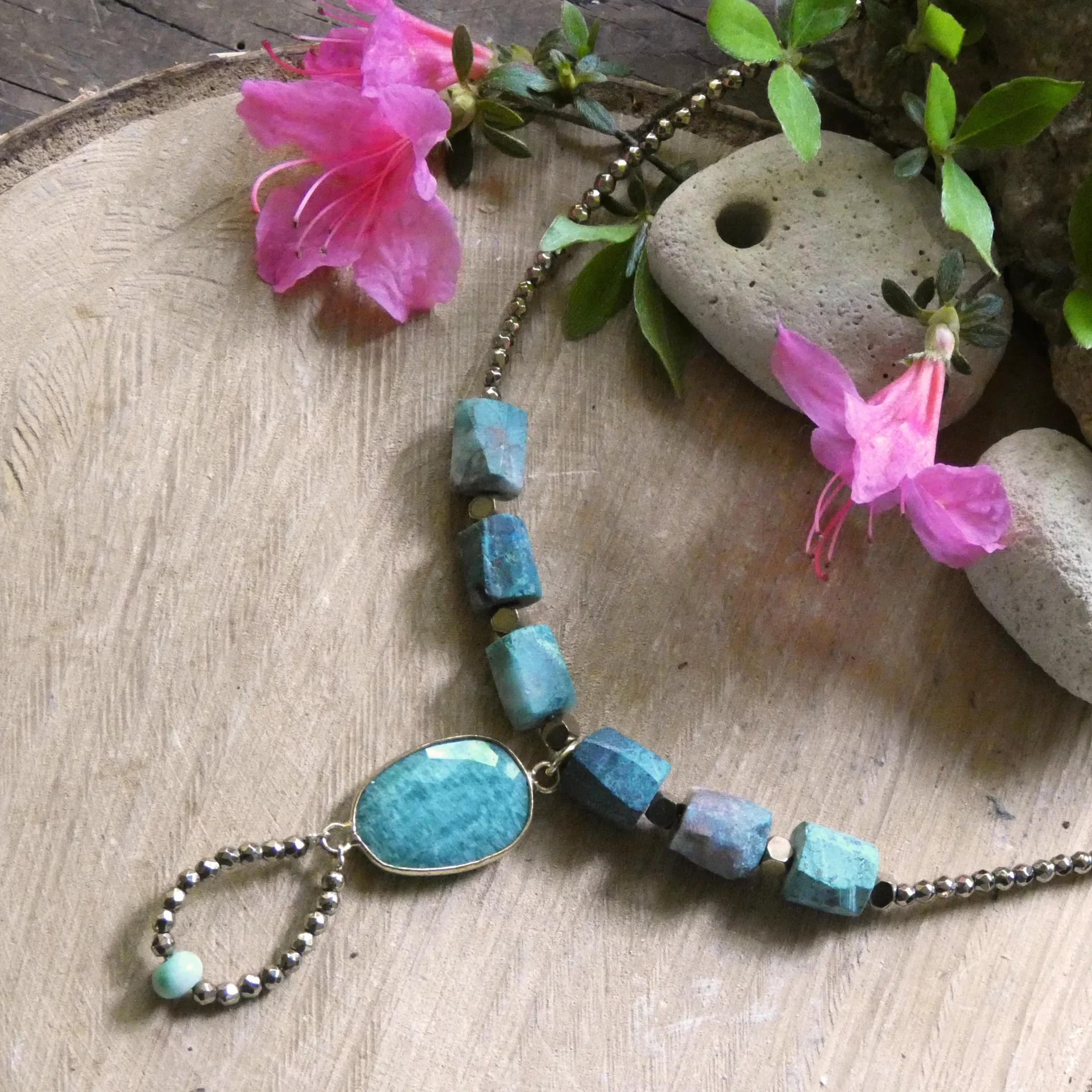 Collier Arte Fact Bohême chrysocoles et hématites – Image 1