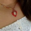 Pendentif Hypnochic rouge brodé à la main. – Image 3