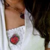 Broche NAHUA coeur Amor Fati brodée à la main – Image 3