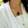 Collier Rosana coeur brodé avec onyx noir – Image 3