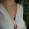 Collier bronze et bois teinté orange – Image 2