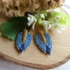 Boucles d'oreille NAHUA Colette bleues denim brodées à la main – Image 2