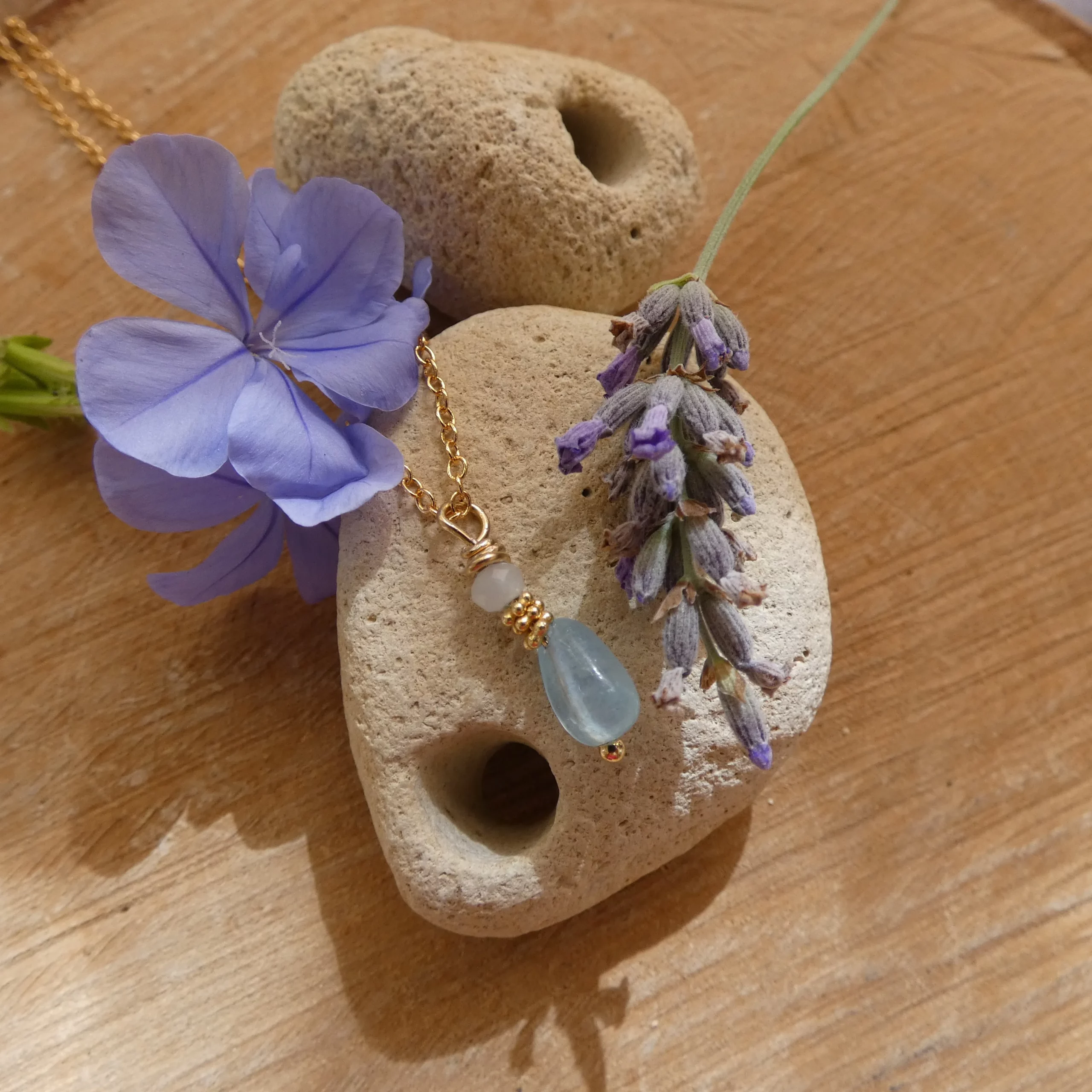 Pendentif Arte Fact avec aigues marine doré à l'or fin