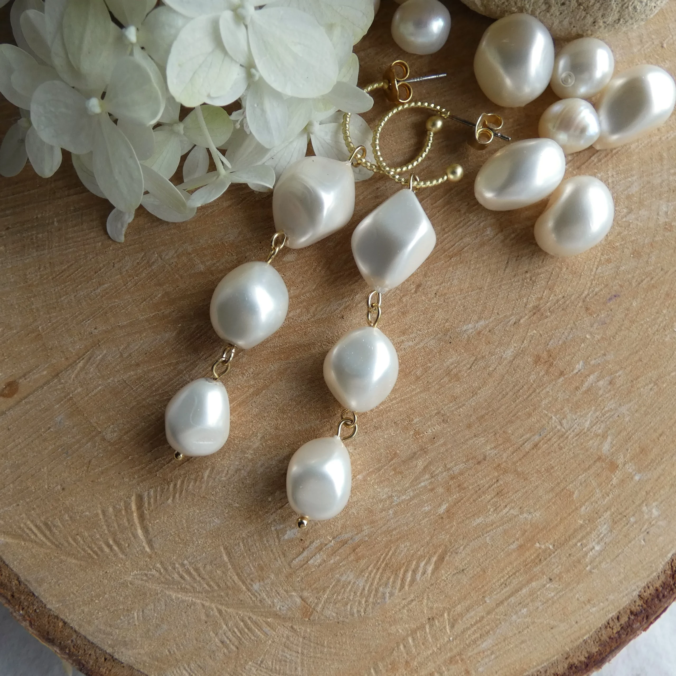 Boucles d'oreille créoles Arte Fact perles baroques naturelles